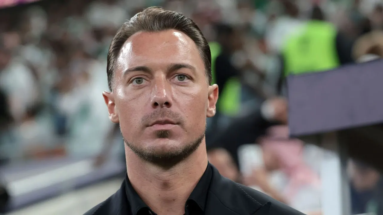 الأهلي يحسم صفقة ” كينتي” برقم قياسي .. واجتماع إسبانيا يمهد لرحيل ماتياس يايسله إلى عملاق إيطاليا